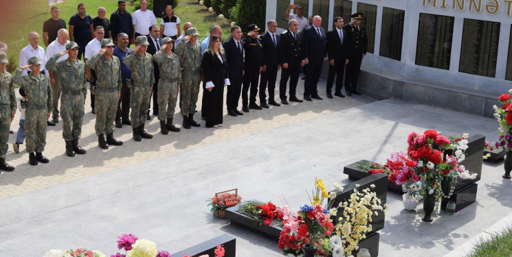 27 Sentyabr Anım Günü münasibətilə Şəhidlərin xatirəsi 1 dəqiqəlik sükutla yad edilib