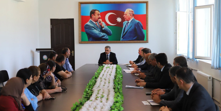Xocavənd Rayon İcra Hakimiyyətinin başçısı Eyvaz Hüseynov növbəti vətəndaş qəbulu keçirib